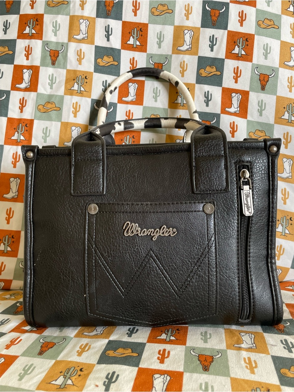 Wrangler Black & White Cowhide Accent Mini Tote Purse/Crossbody/Keychain Wallet - Picture 3 of 10